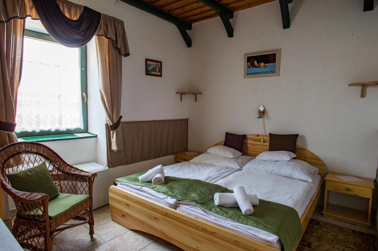 Piros Ponty Panzio Bed and Breakfast Poroszló Εξωτερικό φωτογραφία