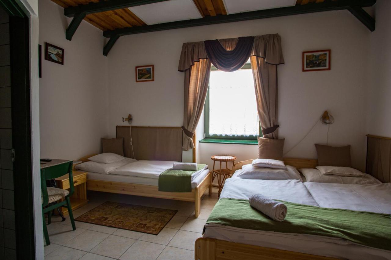 Piros Ponty Panzio Bed and Breakfast Poroszló Εξωτερικό φωτογραφία